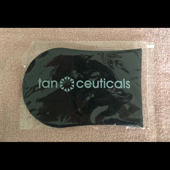 NEW!
Tanceuticals Self Tanning Set - Picture 7 of 7